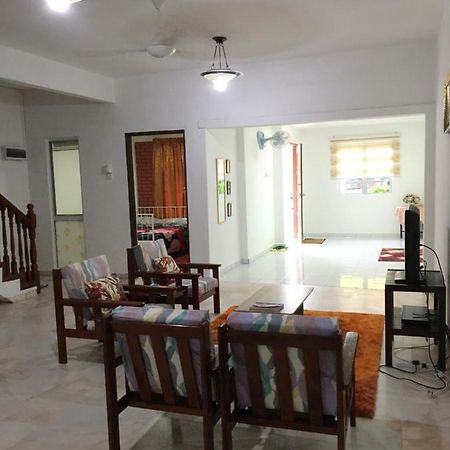 Rb Double Storey Bandar Tasik Selatan Homestay 吉隆坡 外观 照片